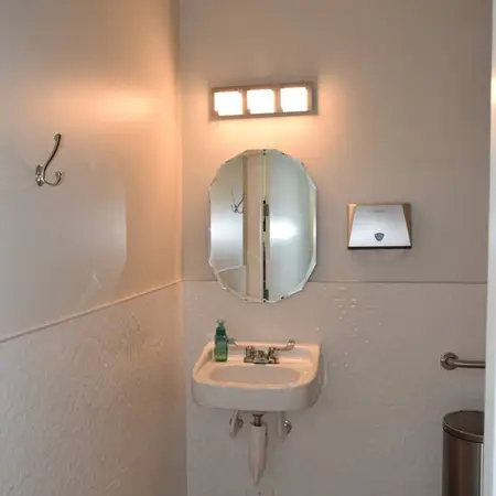 Clean clinical space at the Miami dental office.